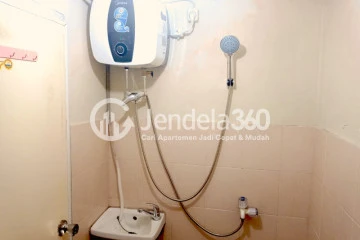 Bathroom Studio Apartment with City View at Green Palm Residence
