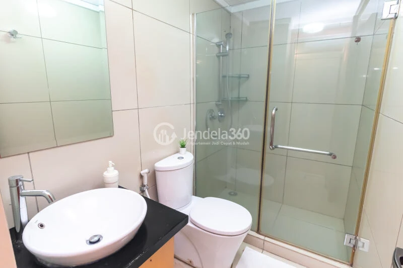 Bathroom Stunning 1BR Apartment Middle Floor with City View at City Lofts Apartment