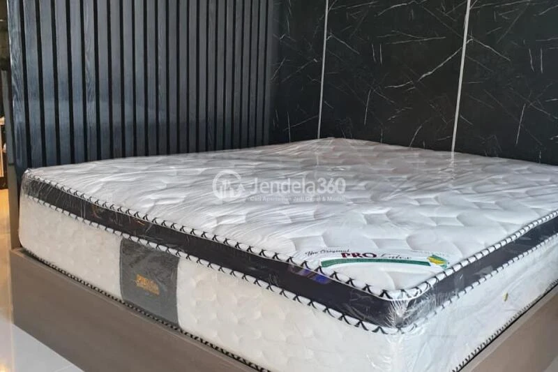 Bedroom Studio Apartment with City View at Green Sedayu Apartment