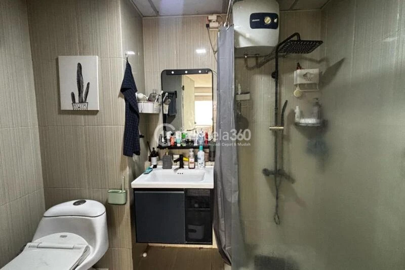 Bathroom The 18Th Residence Taman Rasuna 2BR Fully Furnished