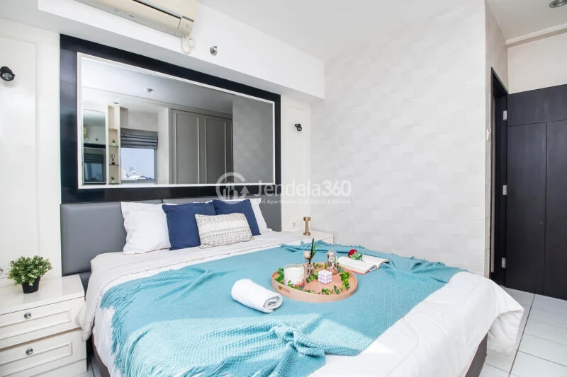 Bedroom 1 Strategic Location 2BR Apartment Low Floor with City View at The Wave Apartment