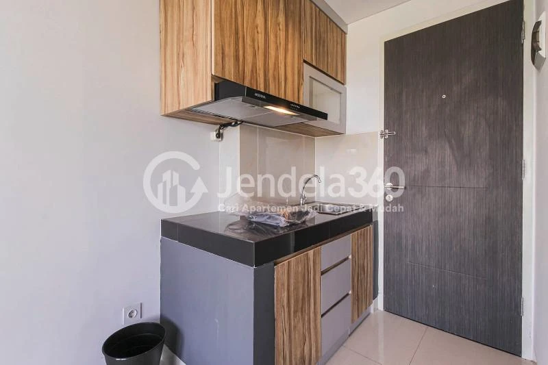 Kitchen Comfy Studio Apartment at Serpong Garden Apartment, Close to BSD