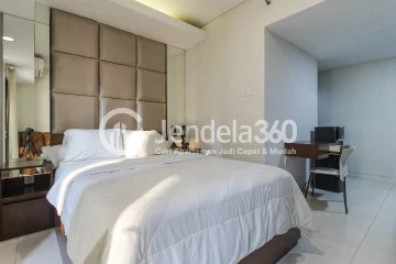 Bedroom Good Deal Studio Apartment Low Floor with City View at Tamansari Sudirman