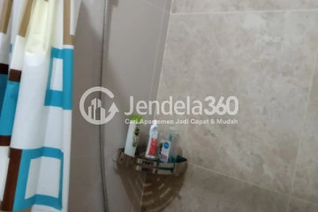 Bathroom Spotless Studio Apartment High Floor with City View at Transpark Cibubur Apartment