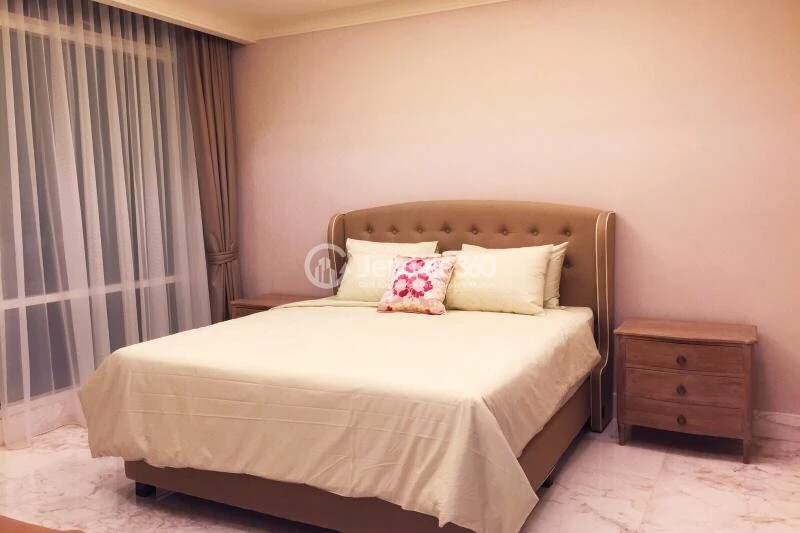 Bedroom 1 Simply Look 2BR Apartment Middle Floor with City View at Botanica Apartment