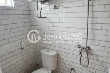 Bathroom Bintaro Park View 2BR View city