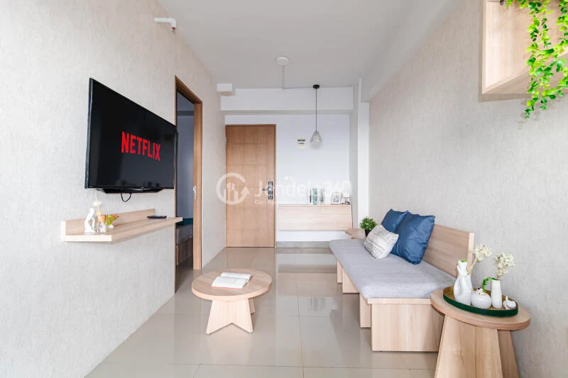 Living Room Middle Floor 2BR Apartment with City View at Bintaro Park View
