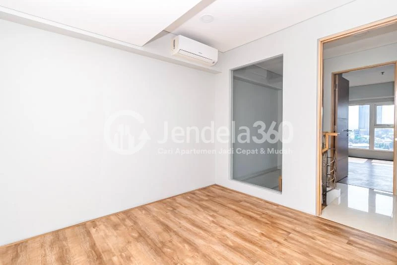 Bedroom 2 2BR Maqna Residence Apartment at Low Floor