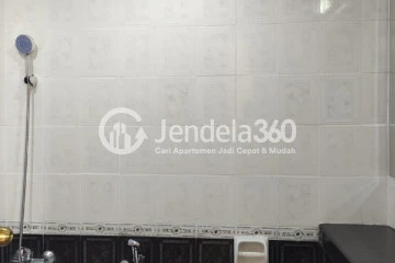 Bathroom Tidy 3BR Apartment High Floor with City View at Simprug Indah Apartment