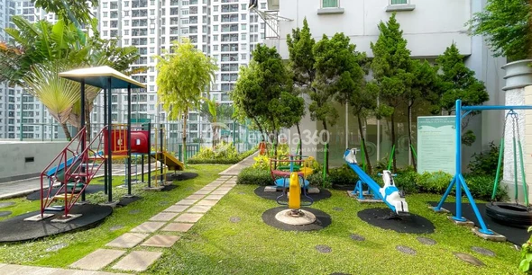 Outdoor Playground - MOI Frenchwalk