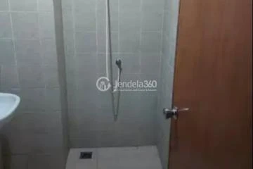 Bathroom Affordable 1BR Apartment High Floor with  View at Salemba Residence