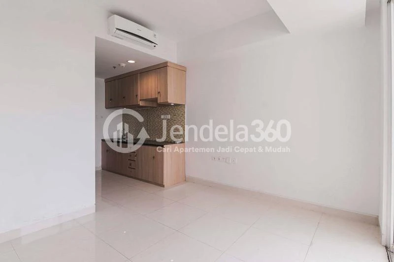 Bedroom Relaxing Studio Apartment at The Crest West Vista Puri on Lower Ground