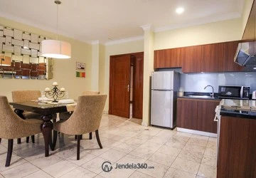 Dining Room 1BR Apartment with City View (Selatan) View at Menteng Regency