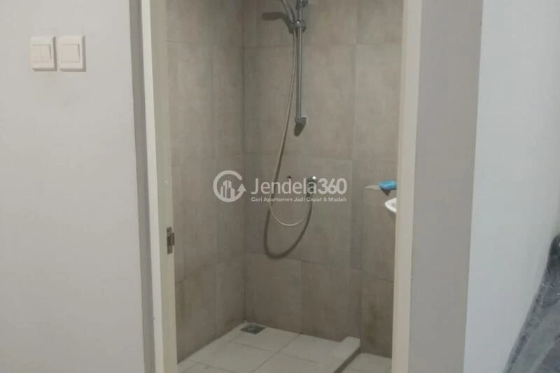 Bathroom Well Located Studio Apartment Middle Floor with  View at Denver Apartment