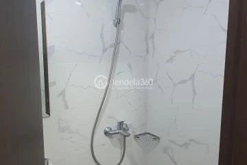 Bathroom Low Floor Studio Apartment with  View at Pacific Garden Apartment