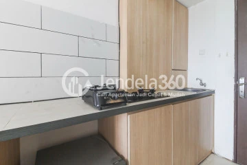 Kitchen Neat High Floor Studio Apartment Near Kelapa Gading at Sunter Park View Apartment