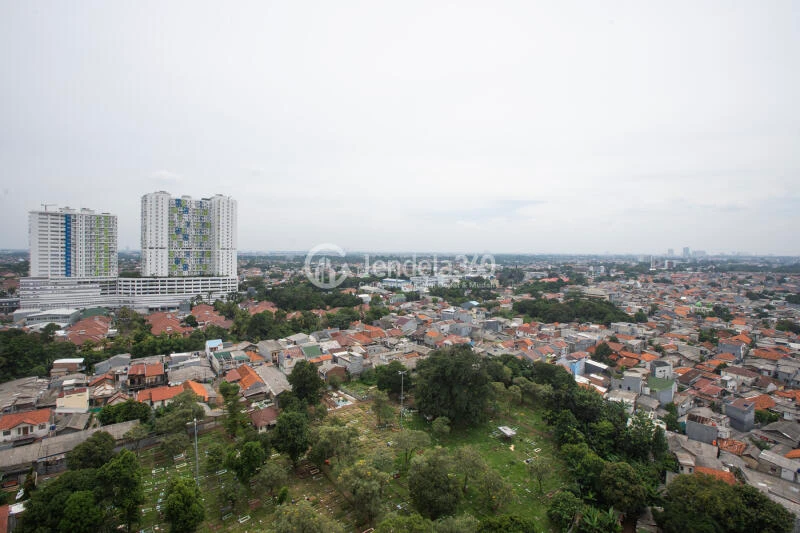 Balcony High Floor Studio Apartment at Kebagusan City Apartment with City View and Affordable Price