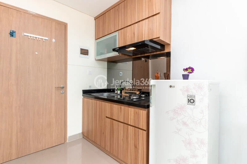 Kitchen Modern Studio Apartment at B Residence BSD Low Floor
