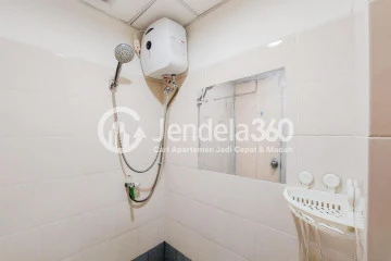 Bathroom Studio Akasa Pure Living Apartment at Tower Kirana
