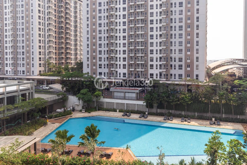 Balcony Low Floor 2BR Apartment with  View at Tokyo Riverside Apartment