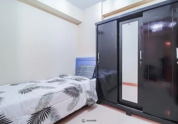 Bedroom 2 Low Floor 2BR Apartment with City View at Green Palm Residence