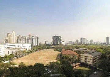 Balcony Studio Springhill Terrace Residence Apartment at Low Floor