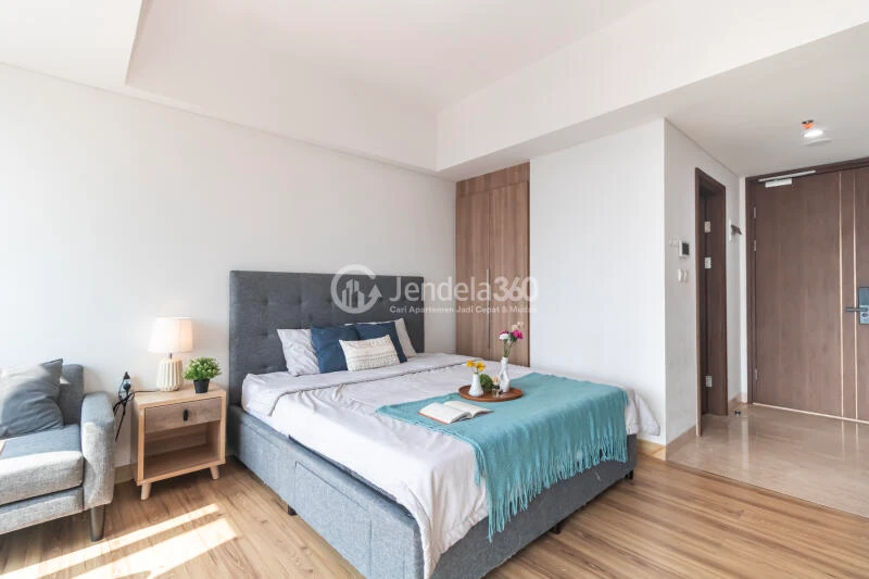 Bedroom Studio Apartment with City View at Southgate Residence