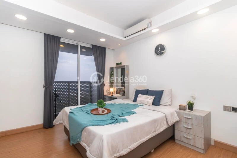 Bedroom Trendy Studio Apartment at The Crest West Vista Puri Tower The Crest