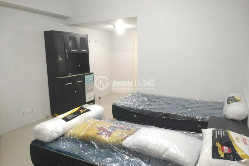Bedroom Well Located Studio Apartment Middle Floor with  View at Denver Apartment