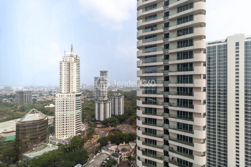Balcony Elegant 1BR Apartment at U Residence Karawaci Middle Floor