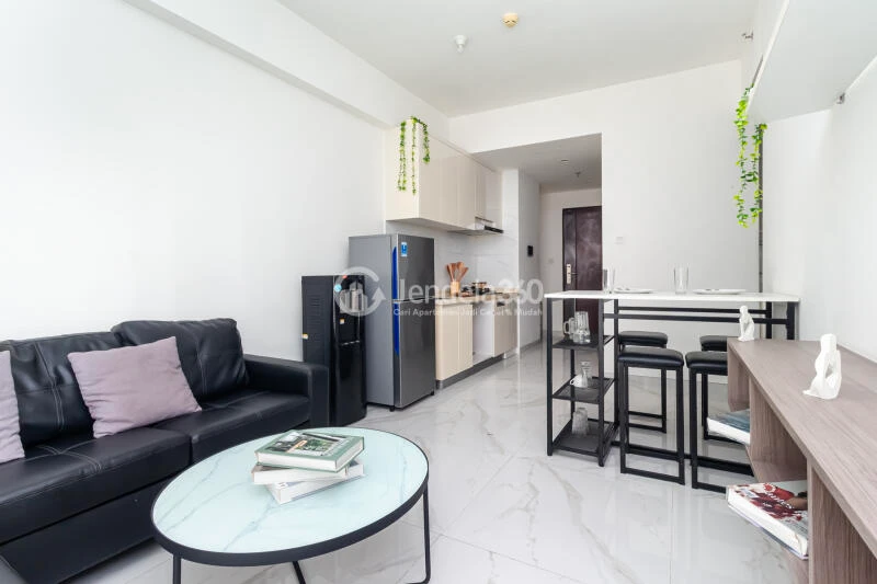 Living Room Strategic 2BR Apartment in BSD Only 1 Min to Serpong-Balaraja Toll Road at Sky House BSD Apartment
