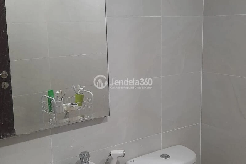 Bathroom 2BR Apartment with  View at Pesona Depok Square Apartment