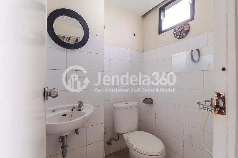 Bathroom Kebagusan City Apartment Studio Non Furnished