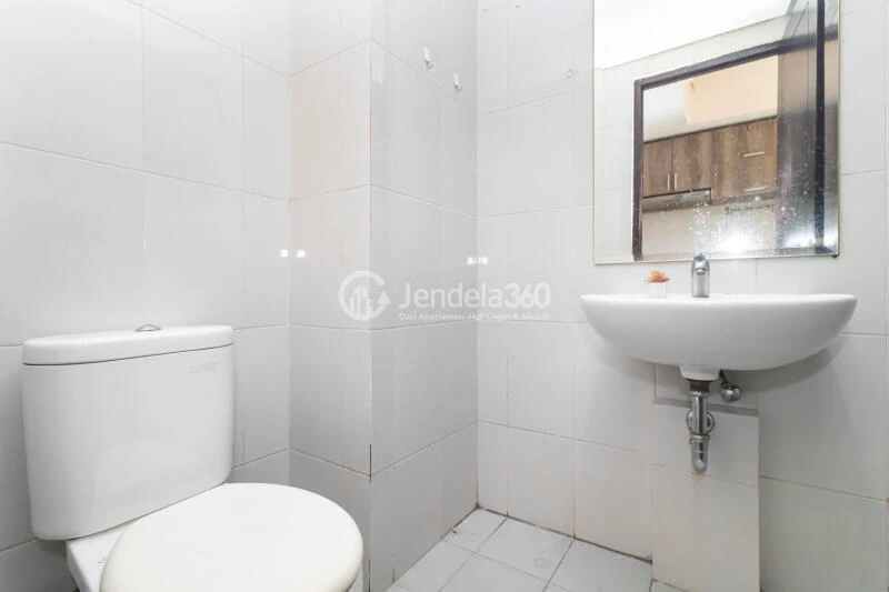 Bathroom Studio Casa De Parco Apartment at Tower Magnolia