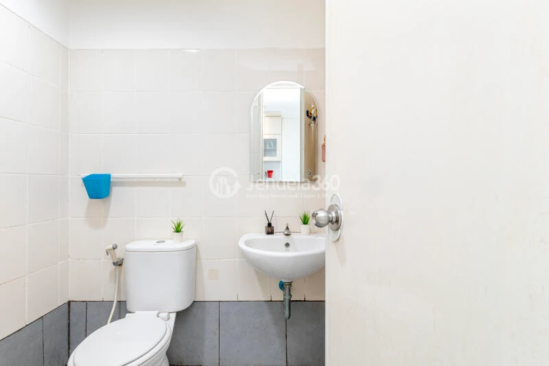 Bathroom Excellent 1BR Apartment at Akasa Pure Living Apartment Tower Kirana