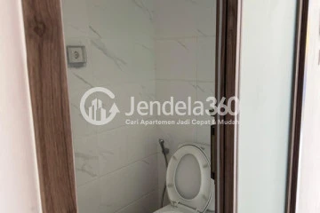 Bathroom Studio Sky House Alam Sutera Apartment at Low Floor