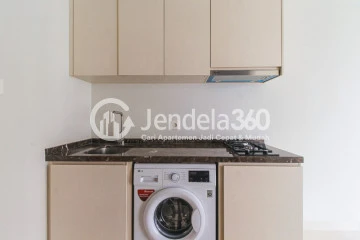 Kitchen Flawless Studio Apartment Middle Floor with City View at Green Sedayu Apartment