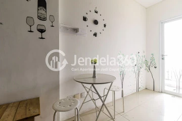 Living Room Middle Floor 1BR Apartment with Sea View at Northland Ancol Residence