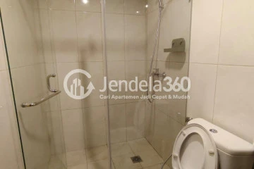 Bathroom Spotless Studio Apartment High Floor with City View at Aspen Residence Apartment