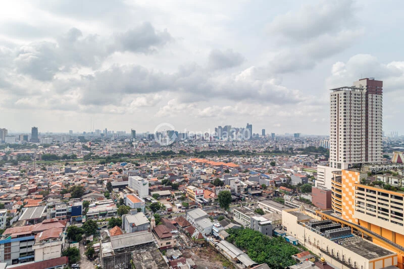 Balcony 1BR Thamrin Residence Apartment at Tower Alamanda
