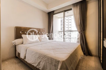 Bedroom Studio Apartment in The Premium Area with Exotic Pool at Gold Coast Apartment