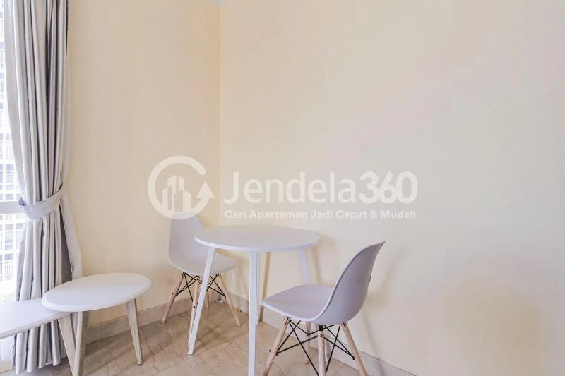 Living Room Menteng Park 1BR View City