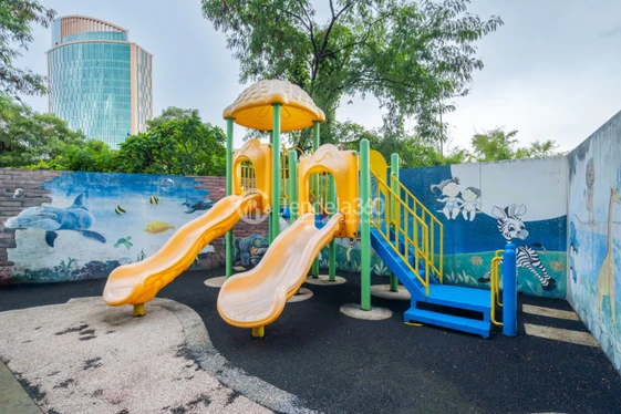 Outdoor Playground - Westmark Apartment