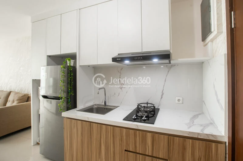 Kitchen Strategic Location 1BR Apartment High Floor with City View at U Residence Karawaci
