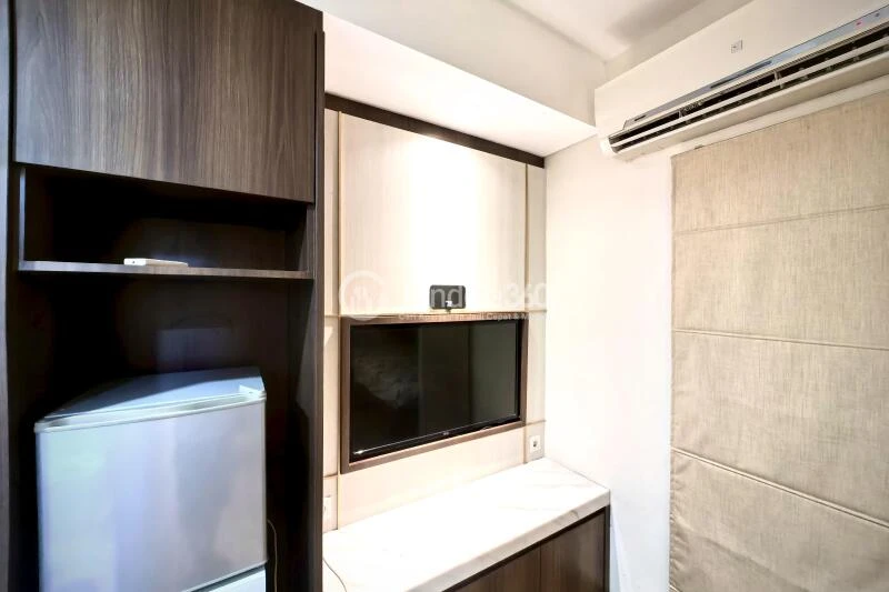Bedroom Best Deal 1BR Apartment Middle Floor with  View at B Residence BSD