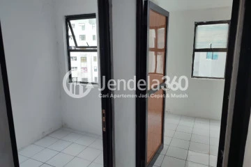 Living Room Elegant 2BR Apartment High Floor with Swimming Pool View at Laguna Pluit Apartment