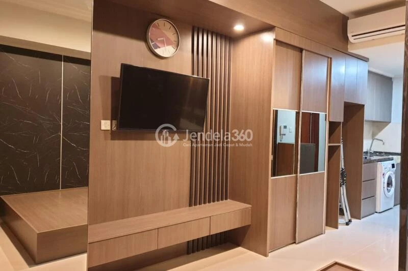 Bedroom Studio Apartment with City View at Green Sedayu Apartment