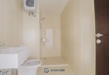 Bathroom High Floor Studio Apartment with Taman Tribeca View at Neo Soho Residence