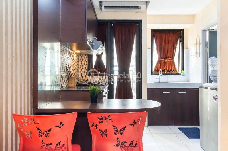 Dining Room Modern Studio Apartment Only 5 Mins to AEON Mall at Kebagusan City Apartment