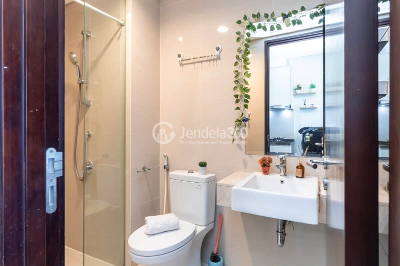 Bathroom Puri Mansion Studio Fully Furnished